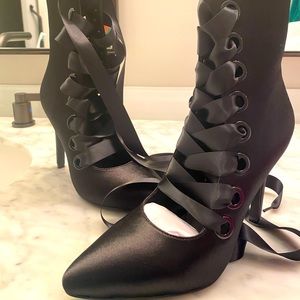 Sugar thrills lace up boots w/side zip